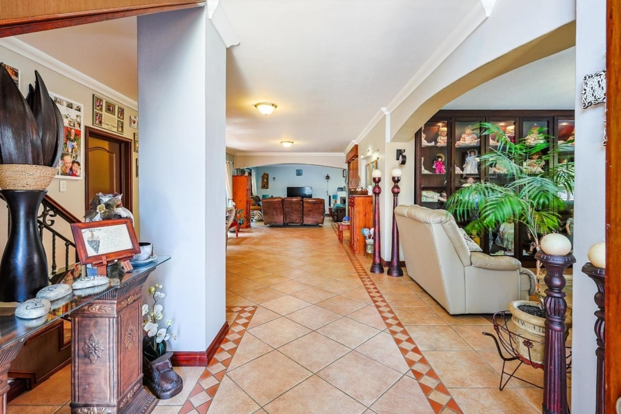 4 Bedroom Property for Sale in Woodhill Estate Gauteng