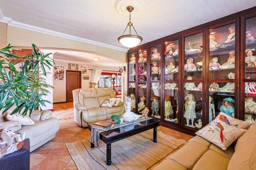 4 Bedroom Property for Sale in Woodhill Estate Gauteng