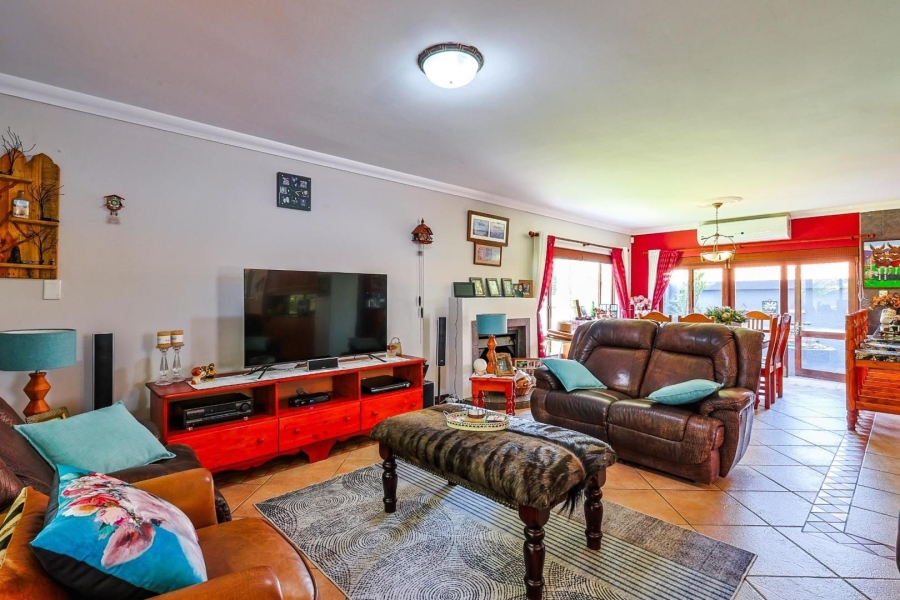 4 Bedroom Property for Sale in Woodhill Estate Gauteng