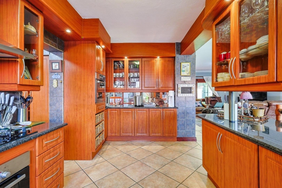 4 Bedroom Property for Sale in Woodhill Estate Gauteng