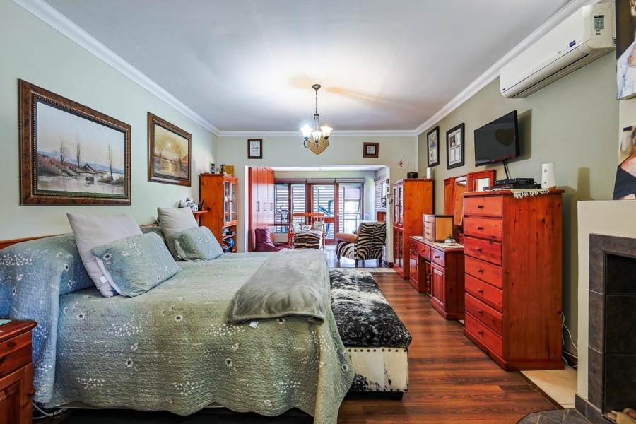 4 Bedroom Property for Sale in Woodhill Estate Gauteng