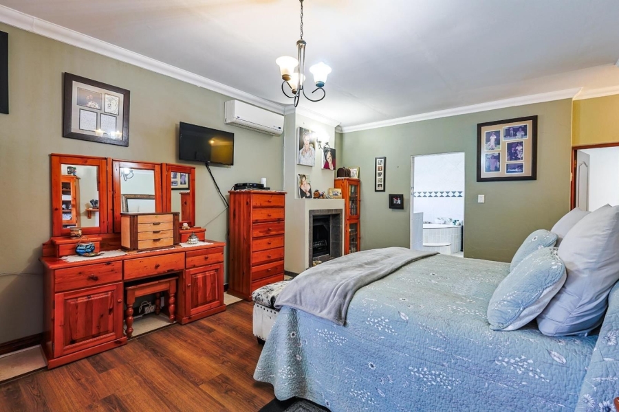 4 Bedroom Property for Sale in Woodhill Estate Gauteng