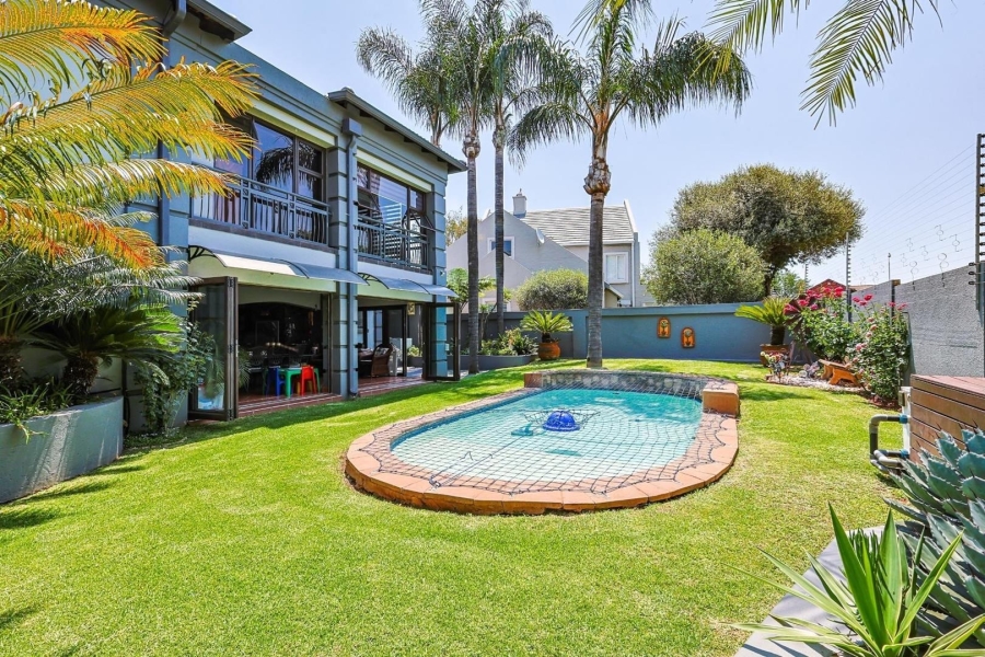 4 Bedroom Property for Sale in Woodhill Estate Gauteng