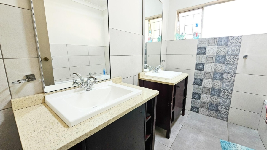 4 Bedroom Property for Sale in Lynnwood Glen Gauteng