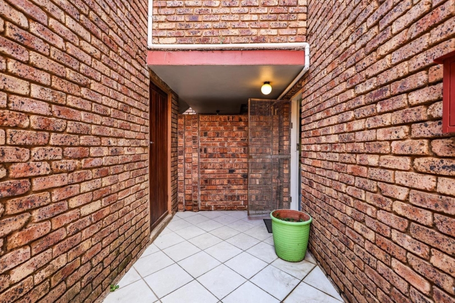 2 Bedroom Property for Sale in Garsfontein Gauteng