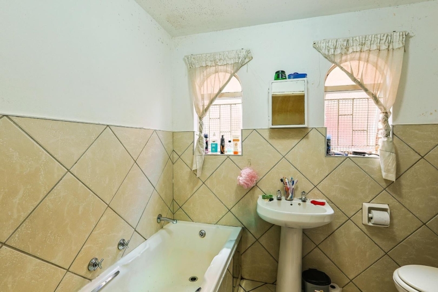 2 Bedroom Property for Sale in Garsfontein Gauteng