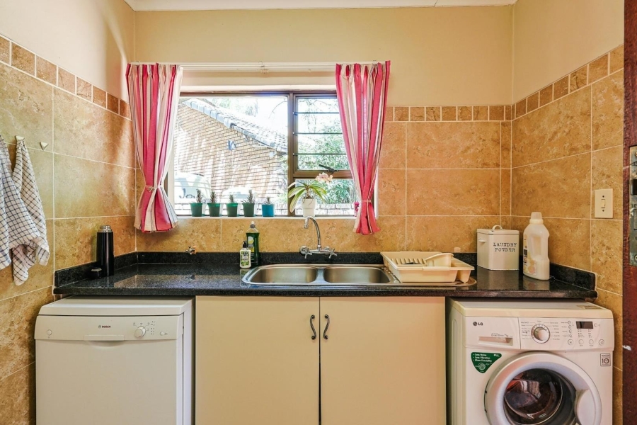 4 Bedroom Property for Sale in Wapadrand Gauteng