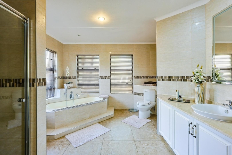 4 Bedroom Property for Sale in Wapadrand Gauteng