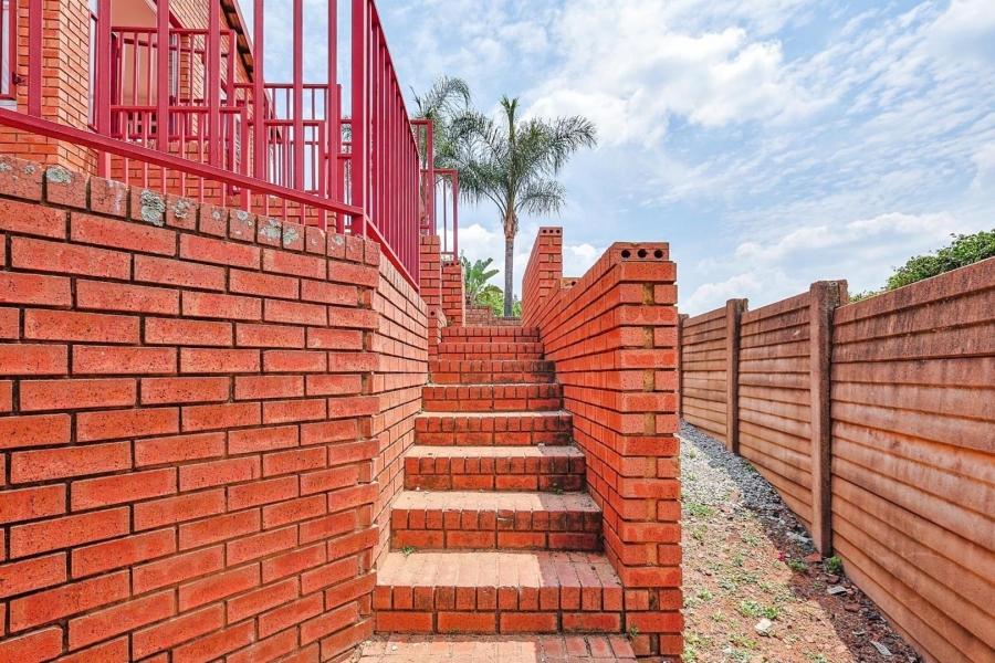 To Let 3 Bedroom Property for Rent in Waterkloof Park Gauteng