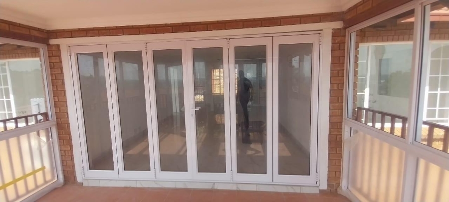 To Let 3 Bedroom Property for Rent in Waterkloof Park Gauteng