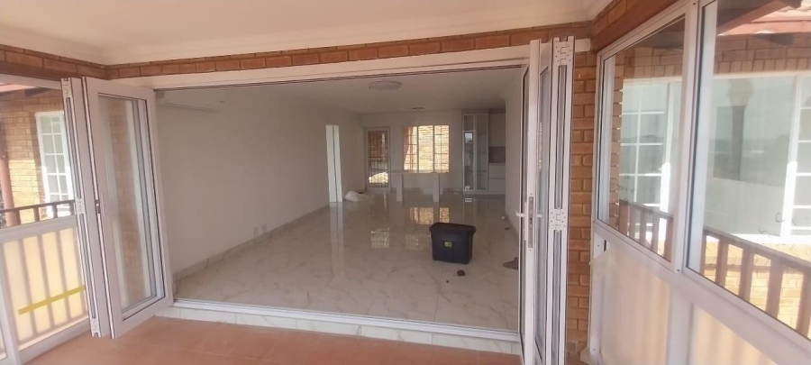 To Let 3 Bedroom Property for Rent in Waterkloof Park Gauteng