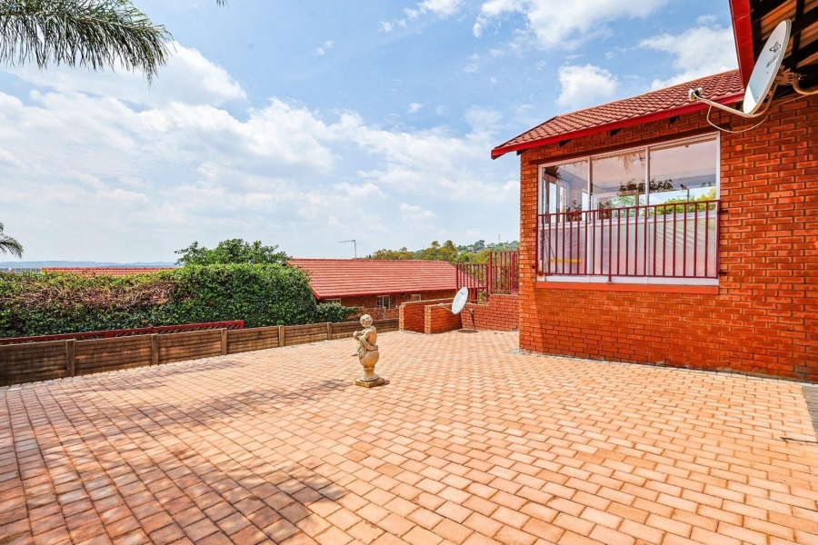 To Let 3 Bedroom Property for Rent in Waterkloof Park Gauteng