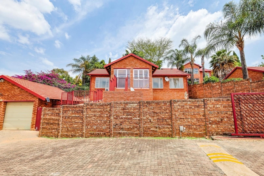 To Let 3 Bedroom Property for Rent in Waterkloof Park Gauteng