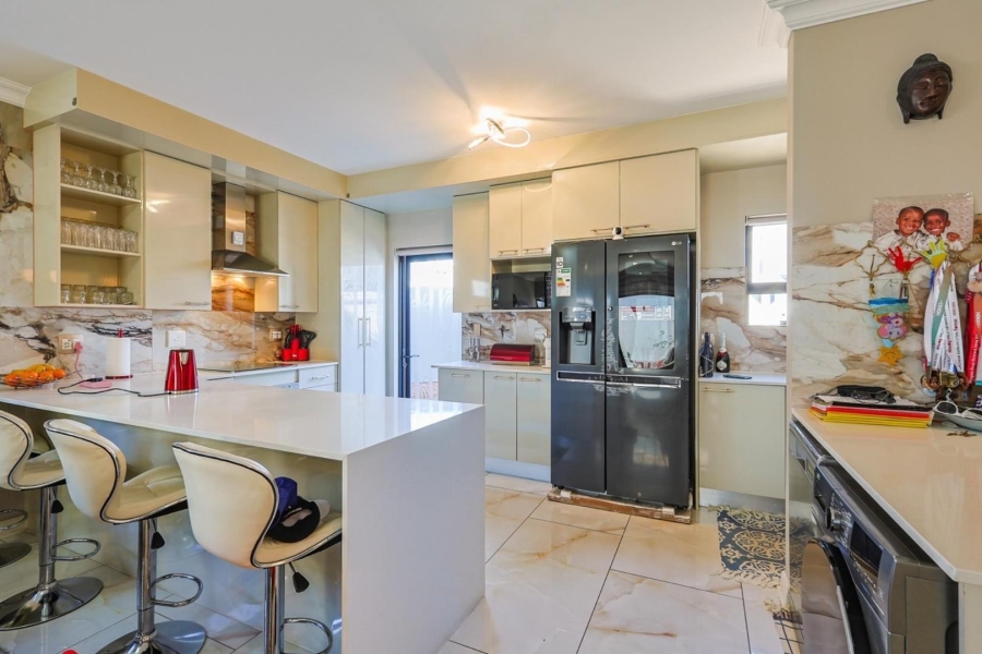 3 Bedroom Property for Sale in Equestria Gauteng