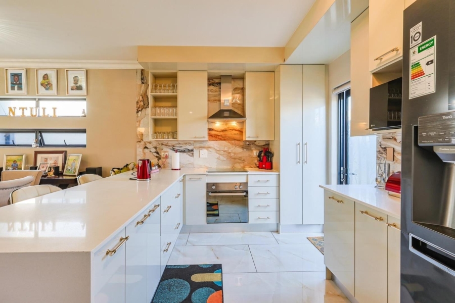 3 Bedroom Property for Sale in Equestria Gauteng