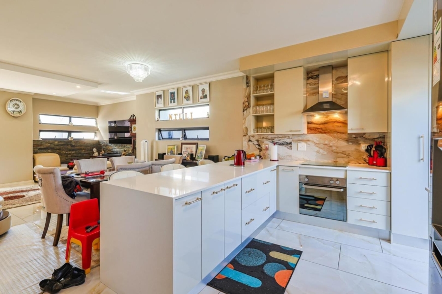 3 Bedroom Property for Sale in Equestria Gauteng