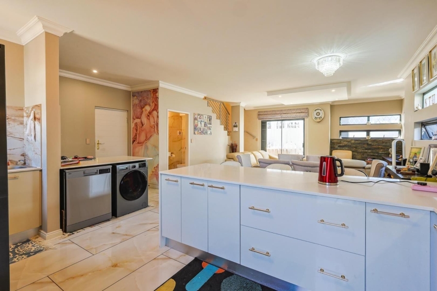 3 Bedroom Property for Sale in Equestria Gauteng