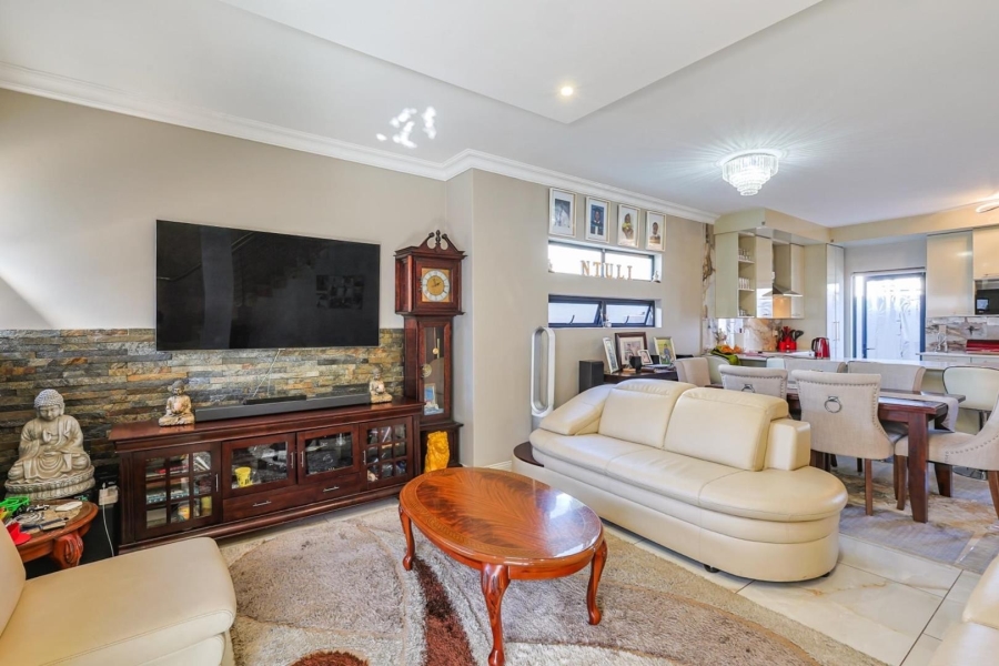 3 Bedroom Property for Sale in Equestria Gauteng