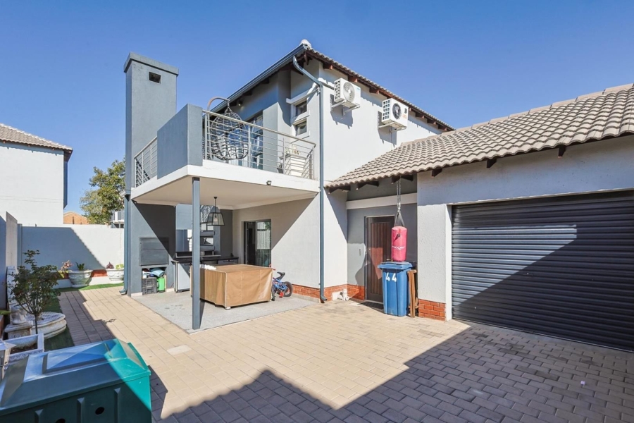 3 Bedroom Property for Sale in Equestria Gauteng