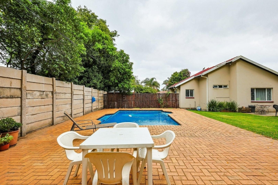 3 Bedroom Property for Sale in Rooihuiskraal Gauteng