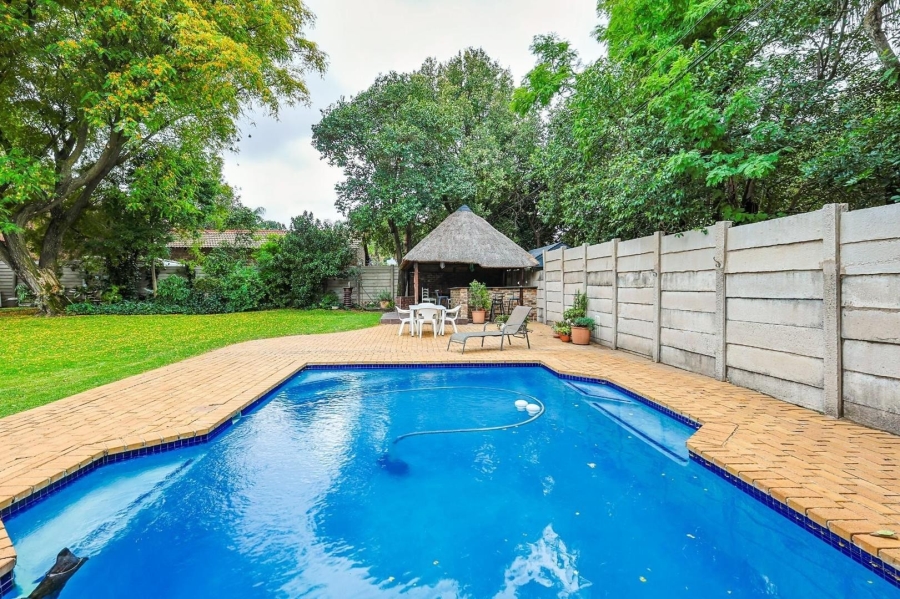 3 Bedroom Property for Sale in Rooihuiskraal Gauteng