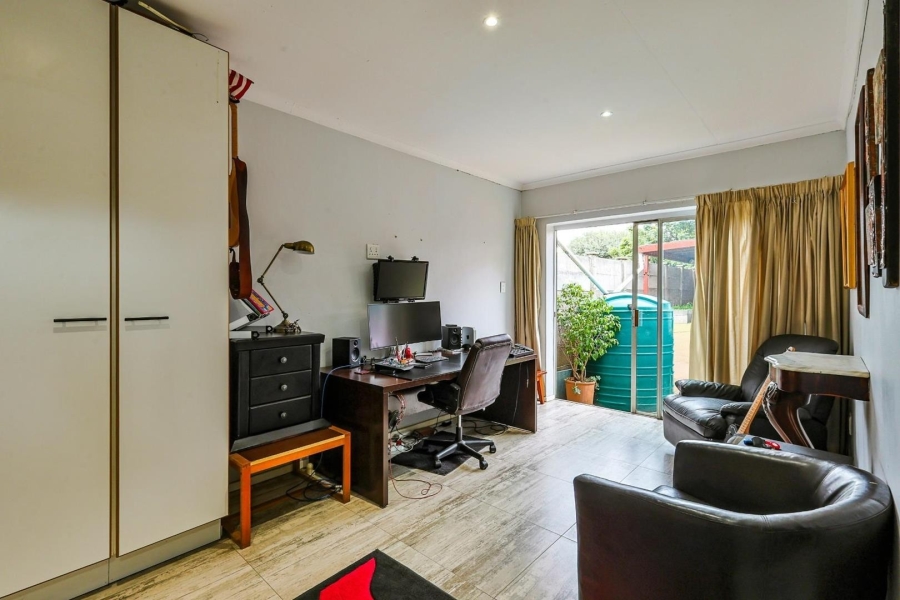 3 Bedroom Property for Sale in Rooihuiskraal Gauteng