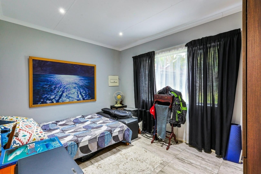 3 Bedroom Property for Sale in Rooihuiskraal Gauteng