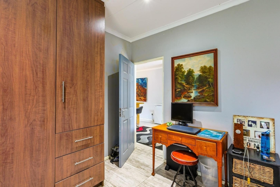 3 Bedroom Property for Sale in Rooihuiskraal Gauteng