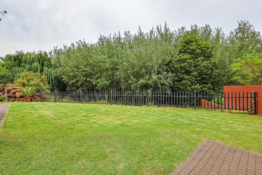 5 Bedroom Property for Sale in Zwavelkloof Gauteng
