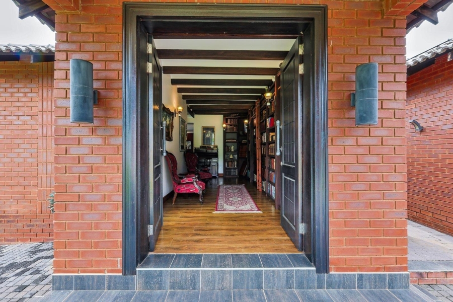 5 Bedroom Property for Sale in Zwavelkloof Gauteng