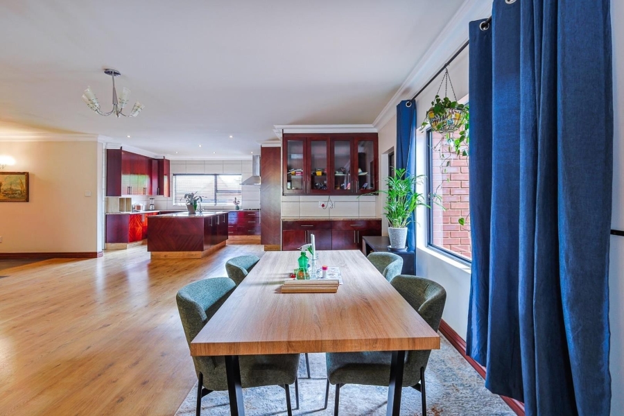 5 Bedroom Property for Sale in Zwavelkloof Gauteng