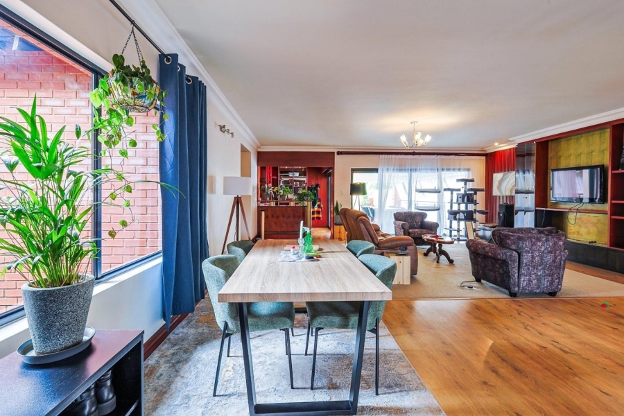 5 Bedroom Property for Sale in Zwavelkloof Gauteng