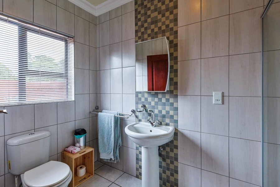 5 Bedroom Property for Sale in Zwavelkloof Gauteng