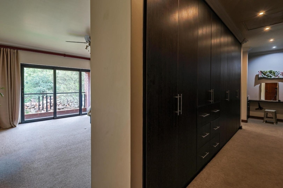 5 Bedroom Property for Sale in Zwavelkloof Gauteng