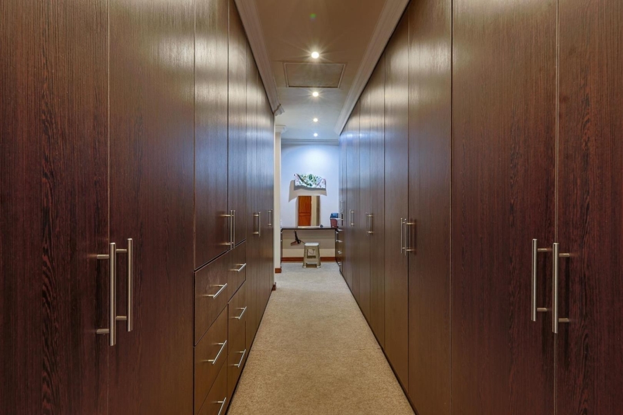 5 Bedroom Property for Sale in Zwavelkloof Gauteng