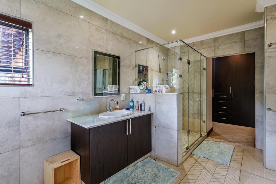 5 Bedroom Property for Sale in Zwavelkloof Gauteng