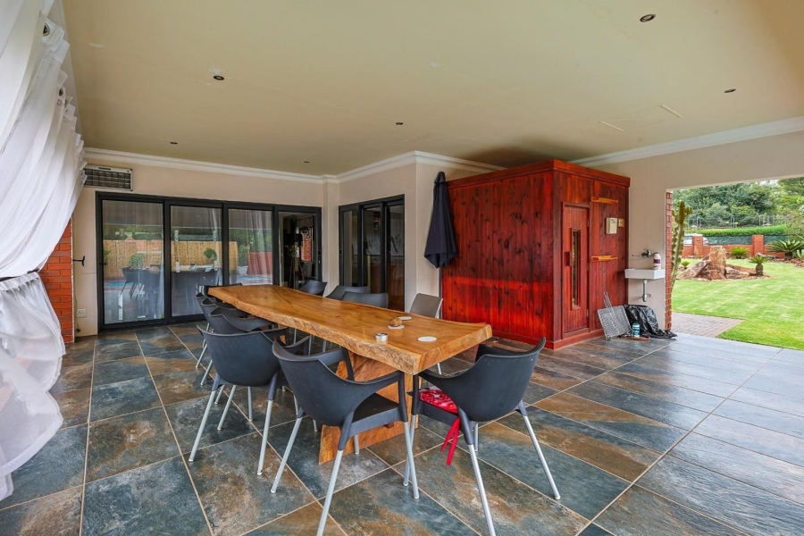 5 Bedroom Property for Sale in Zwavelkloof Gauteng