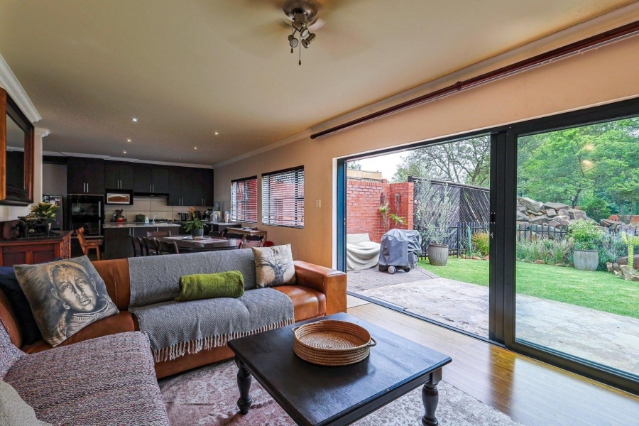 5 Bedroom Property for Sale in Zwavelkloof Gauteng