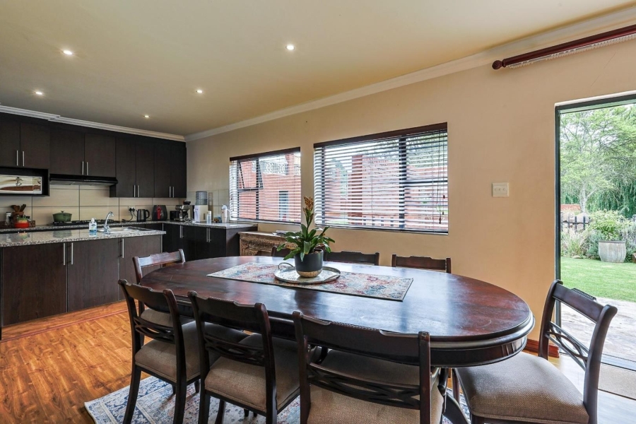 5 Bedroom Property for Sale in Zwavelkloof Gauteng