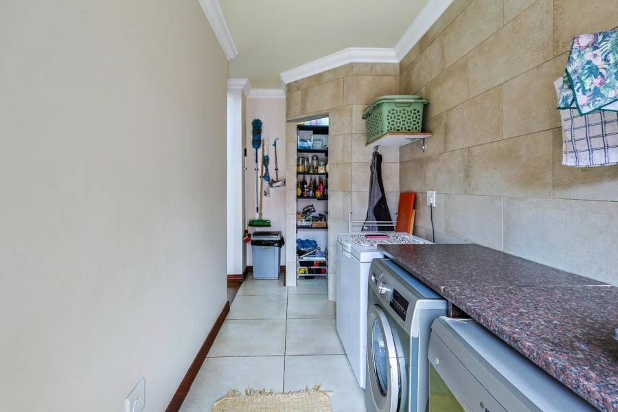 5 Bedroom Property for Sale in Zwavelkloof Gauteng