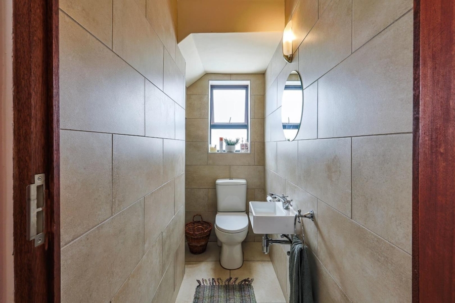 5 Bedroom Property for Sale in Zwavelkloof Gauteng