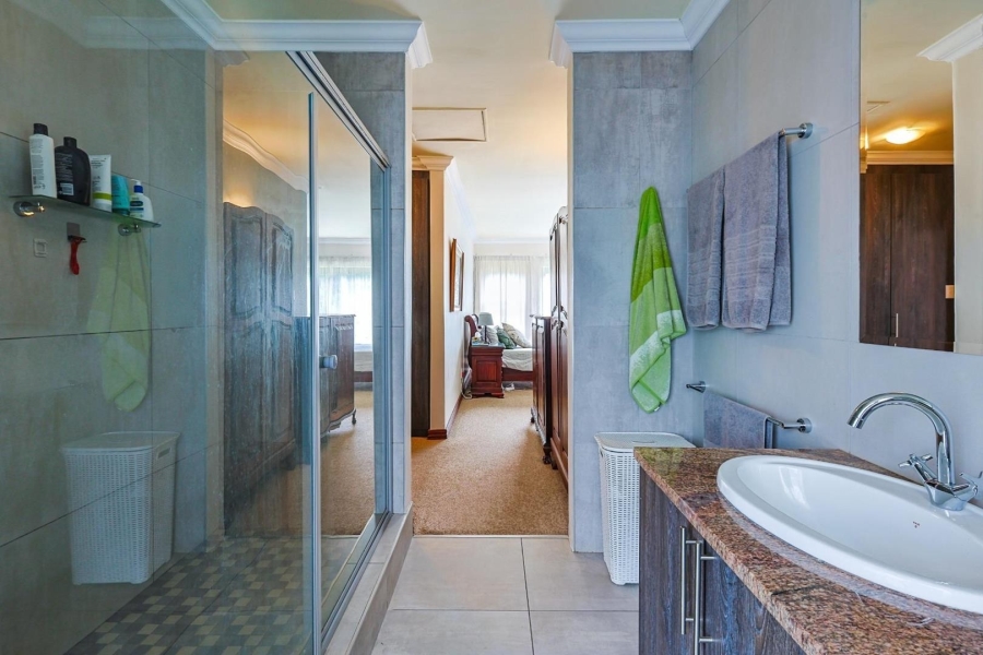 5 Bedroom Property for Sale in Zwavelkloof Gauteng