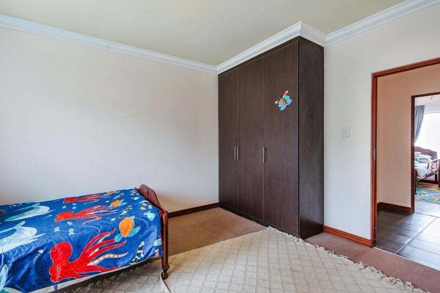 5 Bedroom Property for Sale in Zwavelkloof Gauteng