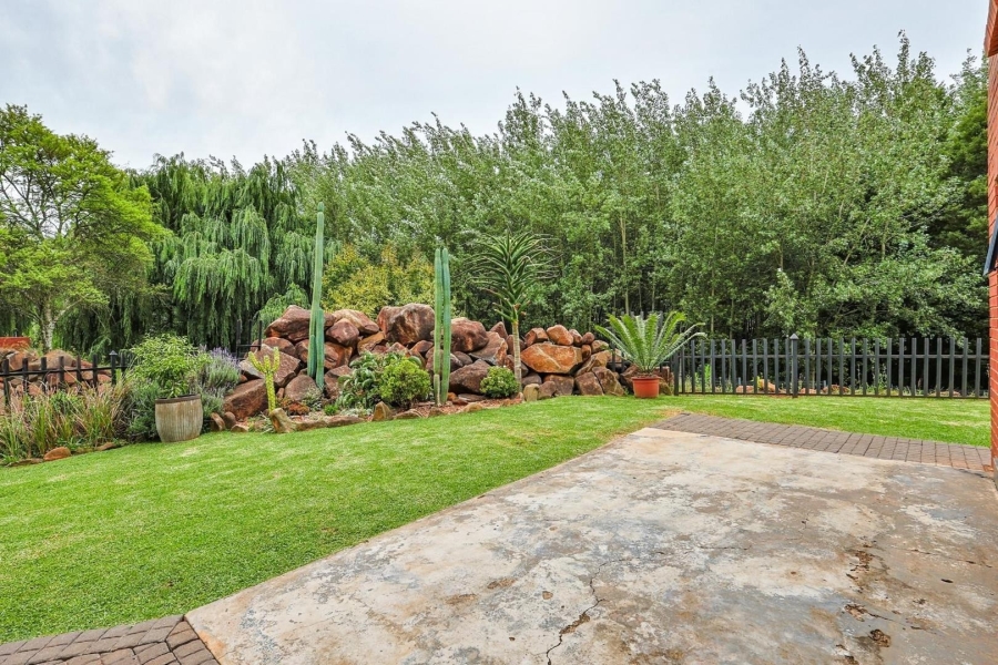 5 Bedroom Property for Sale in Zwavelkloof Gauteng