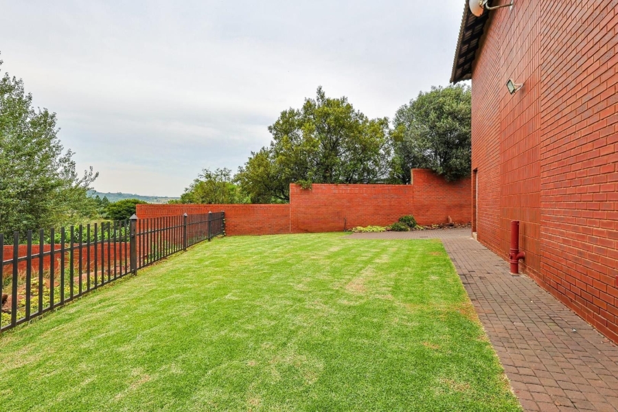 5 Bedroom Property for Sale in Zwavelkloof Gauteng