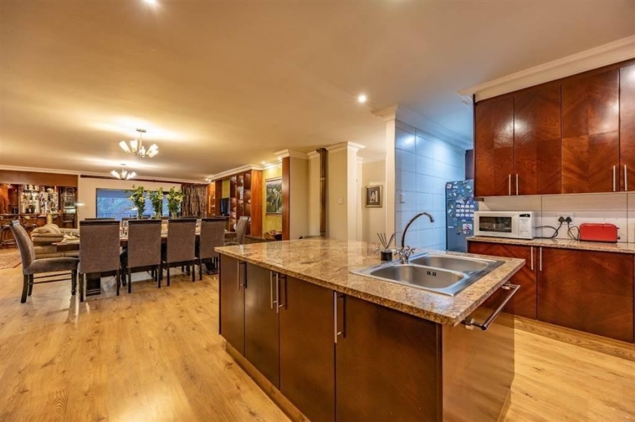 5 Bedroom Property for Sale in Zwavelkloof Gauteng