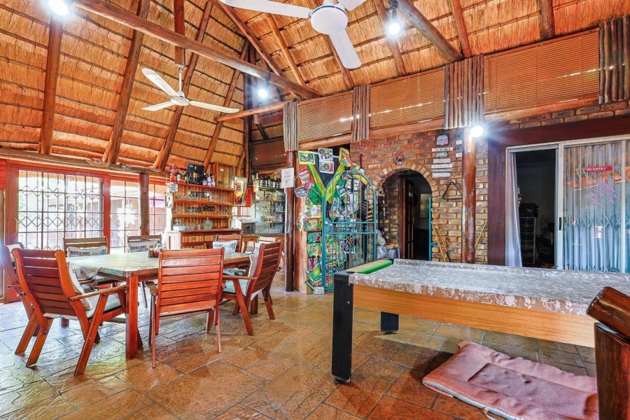 5 Bedroom Property for Sale in Faerie Glen Gauteng