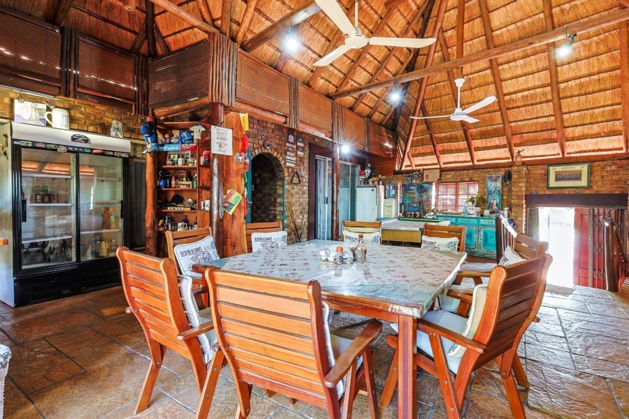 5 Bedroom Property for Sale in Faerie Glen Gauteng