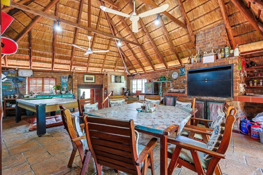 5 Bedroom Property for Sale in Faerie Glen Gauteng