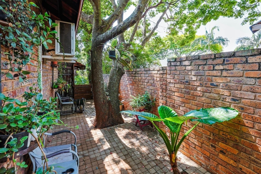 5 Bedroom Property for Sale in Faerie Glen Gauteng